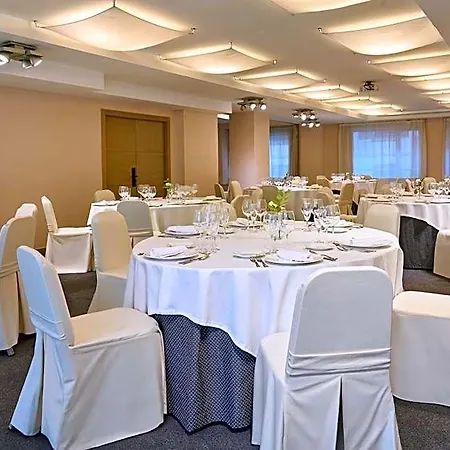 Hesperia 4*