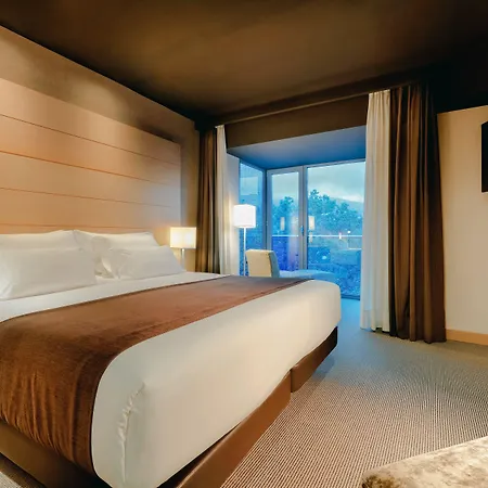 Hotel Hesperia 4*